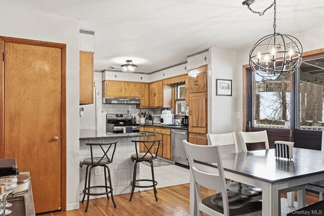 Building Photo - 946 NY-311