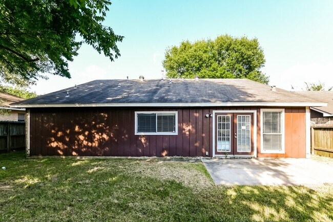 Building Photo - 23219 Timberbrook Dr