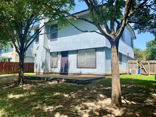 Building Photo - 8607 Cretys Cove