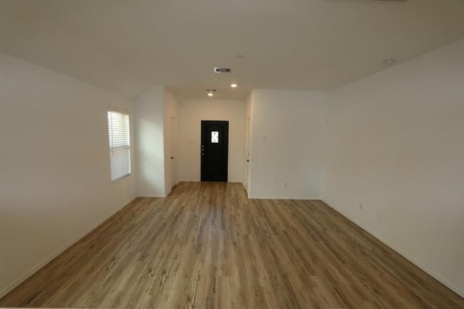 Building Photo - 24030 Steep Climb Dr