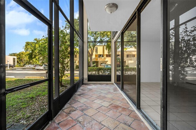 Building Photo - 2821 SW 87th Ave