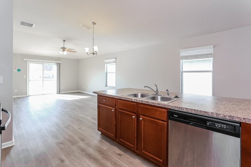 Building Photo - 3830 Julia Marie Drive