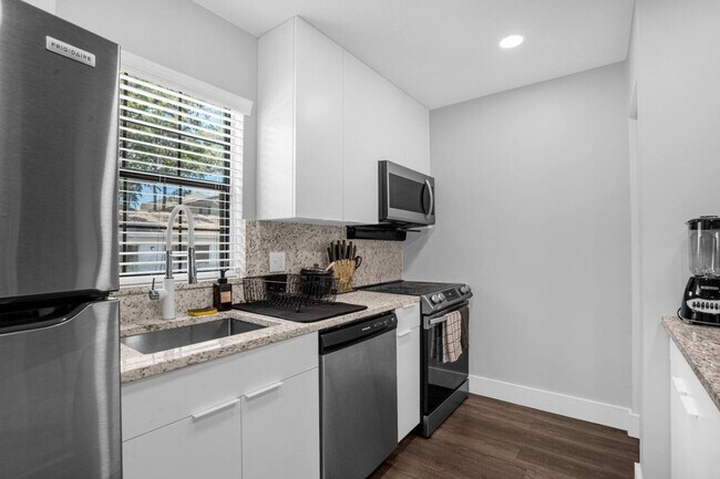 Building Photo - 13930 Heritage Club Dr