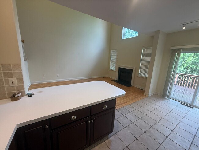 Building Photo - 179 Mountain View Dr