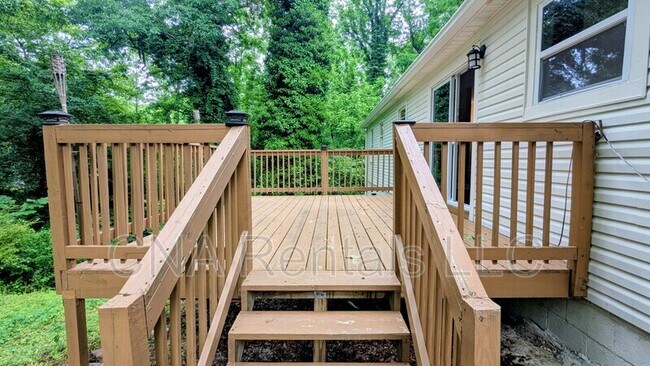 Building Photo - 631 Blackhawk Cir