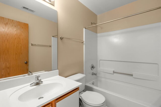 Building Photo - 21419 Frost Ct