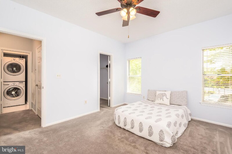 Building Photo - 6011 Rosebud Ln