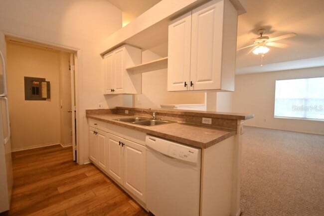 Building Photo - 36047 Deer Creek Dr