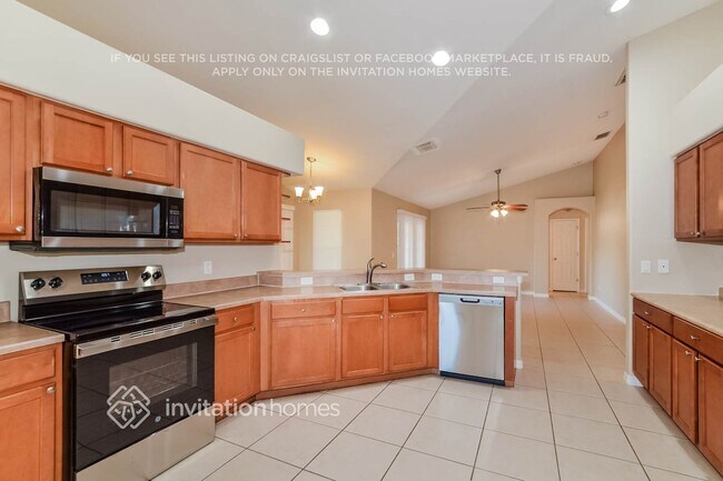 Building Photo - 1571 Parkglen Cir