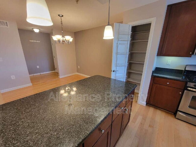 Building Photo - 4151 S Four Mile Run Dr