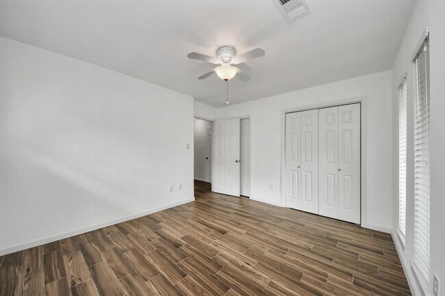 Building Photo - 5715 Braesvalley Dr