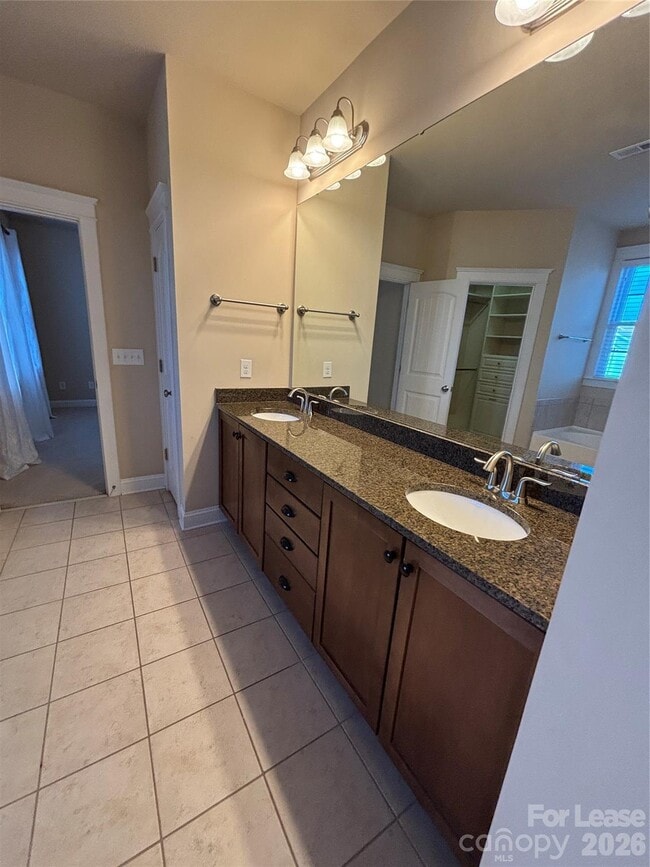 Building Photo - 11507 Ardrey Crest Dr