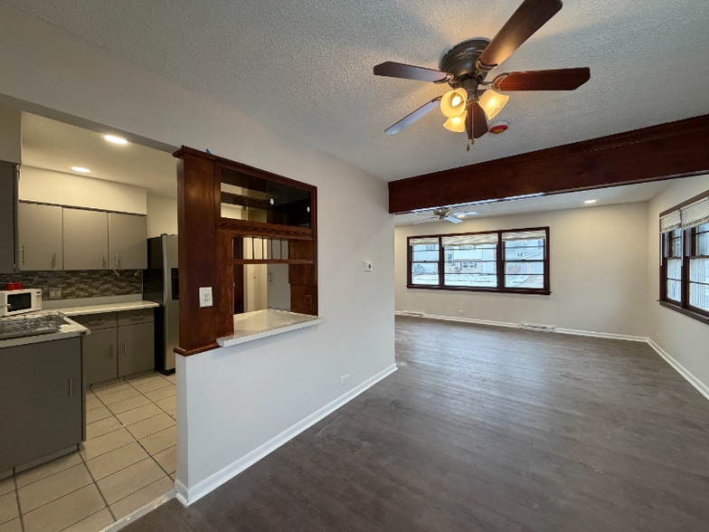 Building Photo - 3620 42nd Pl