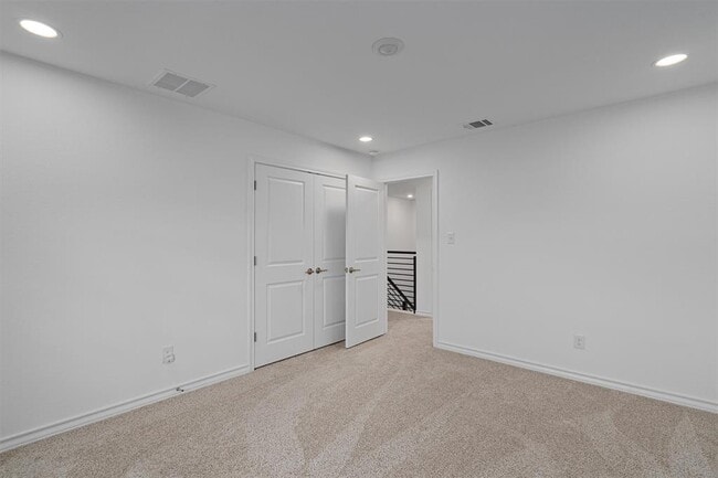 Building Photo - 213 Stinchcomb Rd