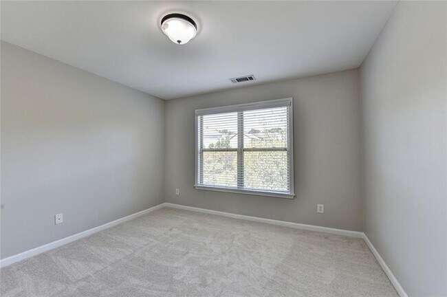 Building Photo - 4805 Shelbourne Dr
