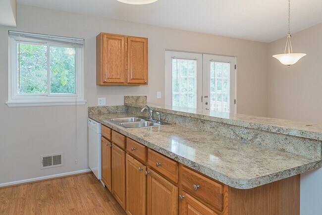 Building Photo - 2630 Glenbrook Ct