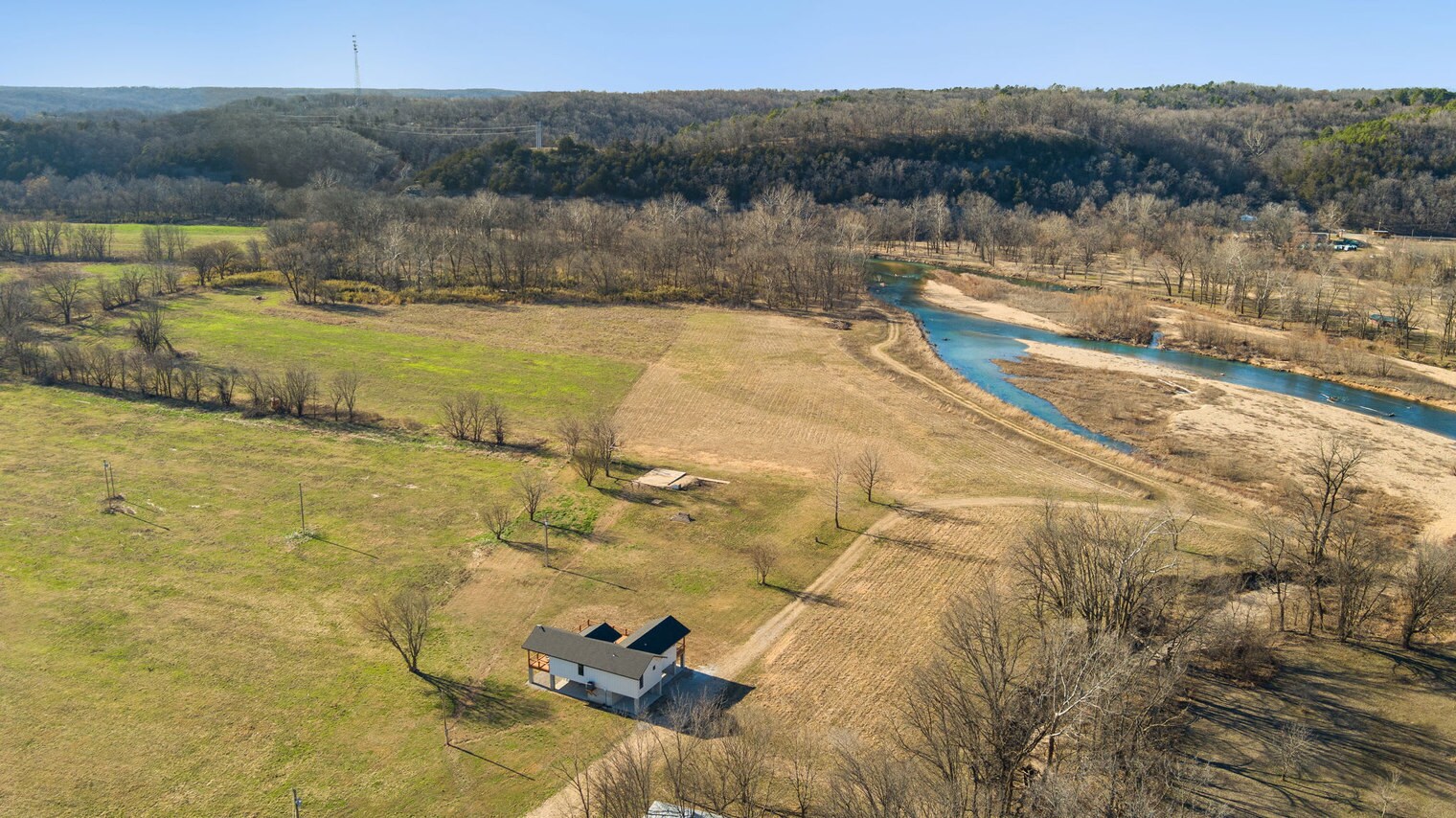 Building Photo - 305 Rivercrest Ln