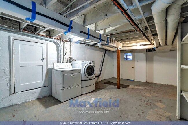 Building Photo - 2450 S 900 E