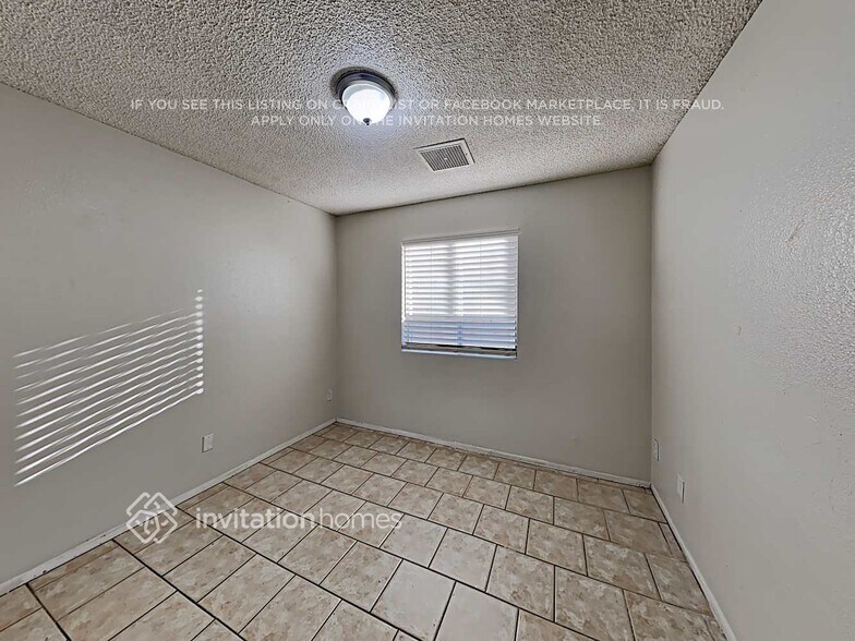 Building Photo - 5630 W Hubbell St