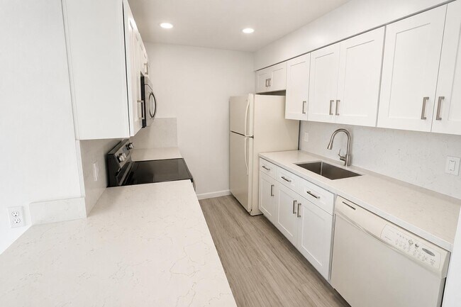 Building Photo - 612 Executive Center Dr