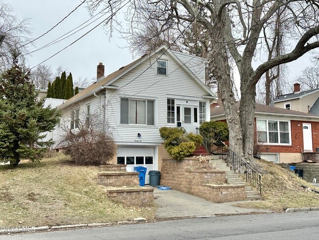 Building Photo - 36 Daytona Ave