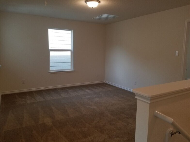 Building Photo - 5911 Eckhert Rd