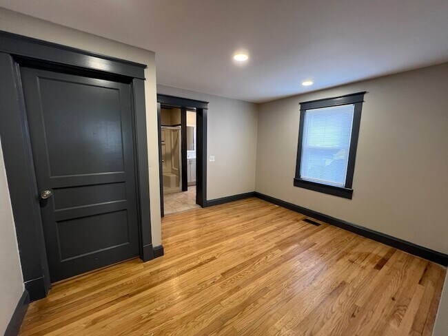 Building Photo - 2801 Lascassas Pike