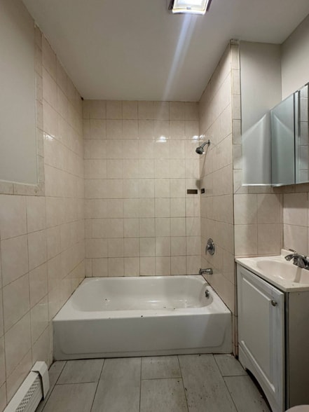 Building Photo - 426 S 17th St