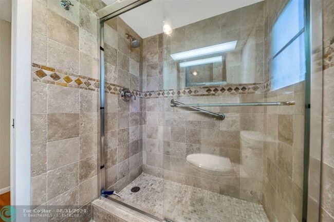 Building Photo - 3507 Oaks Way