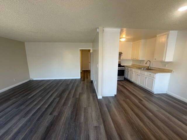 Building Photo - 10381 Pradera Ave
