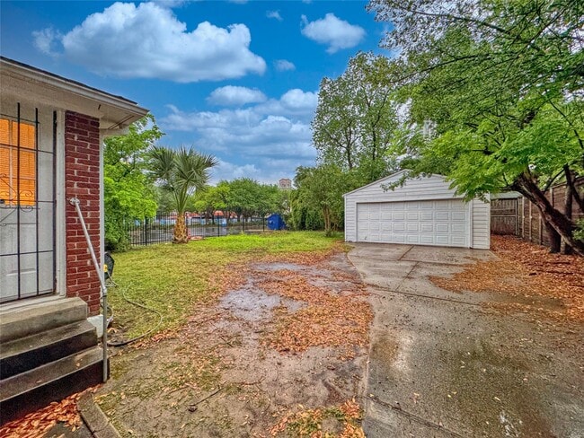 Building Photo - 1016 W Alabama St