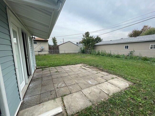 Building Photo - 3 Bedroom Fully Remodeled Marshalltown