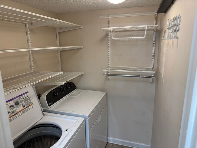 Building Photo - 5005 Wingate Way