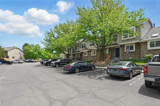 Building Photo - Beautiful, updated, spacious unit!
