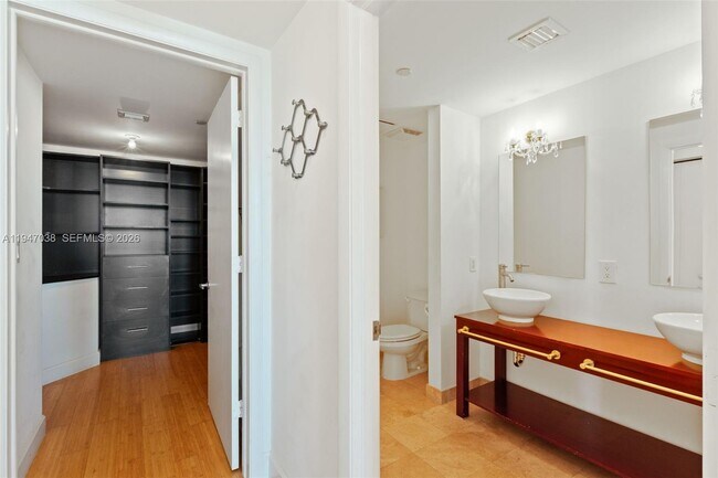 Building Photo - 350 S Miami Ave