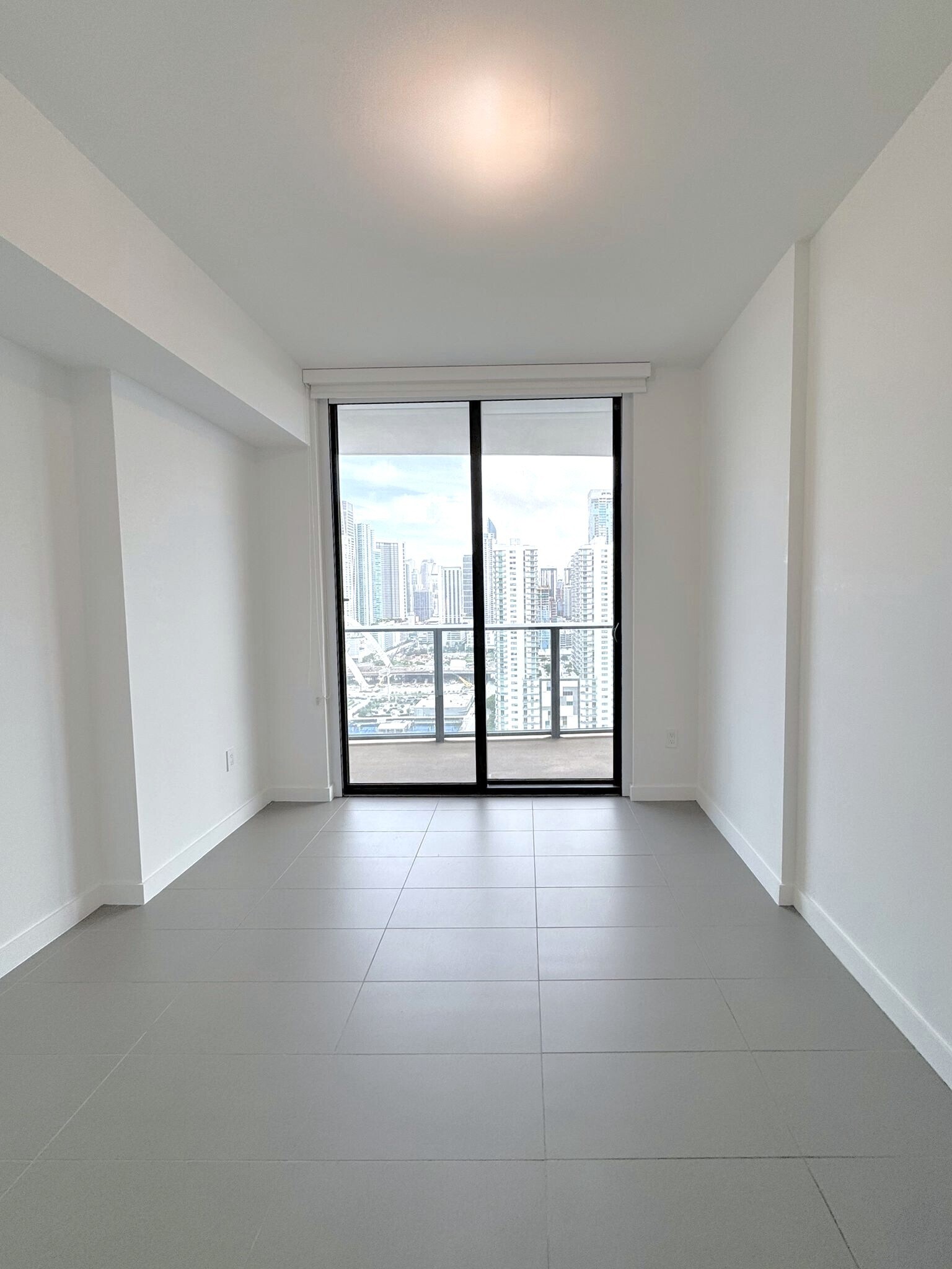 Building Photo - 1600 NE 1st Ave