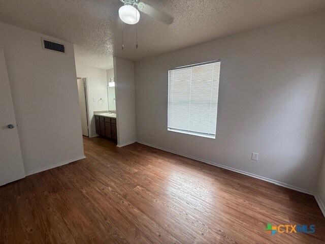 Building Photo - 205 Craddock Ave