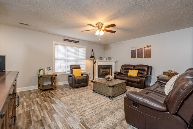 Building Photo - 117 Rystan Pl