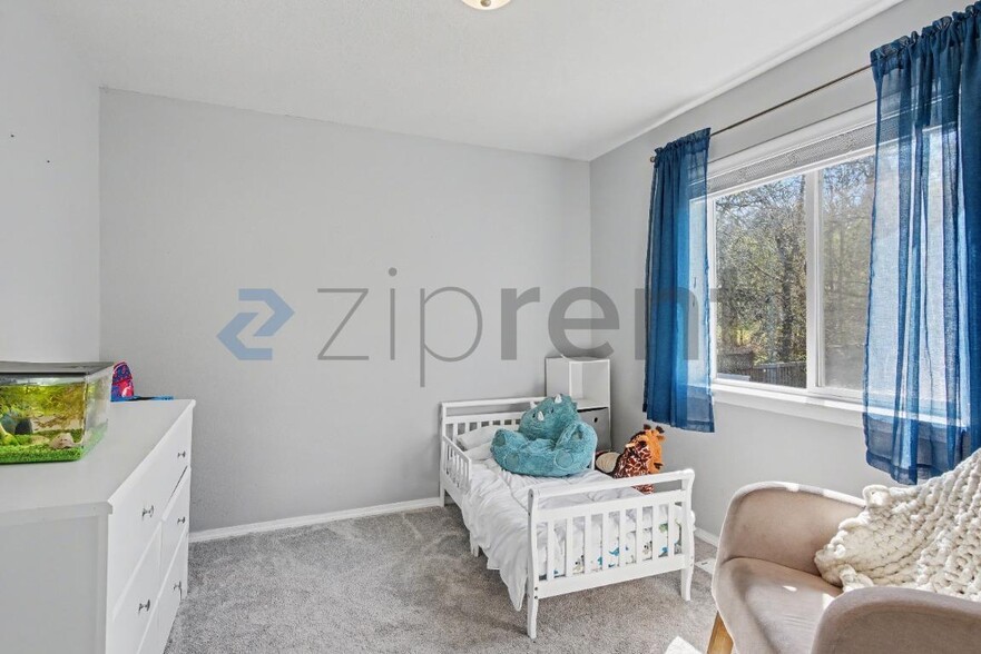 Building Photo - 19000 SW Strickland Dr