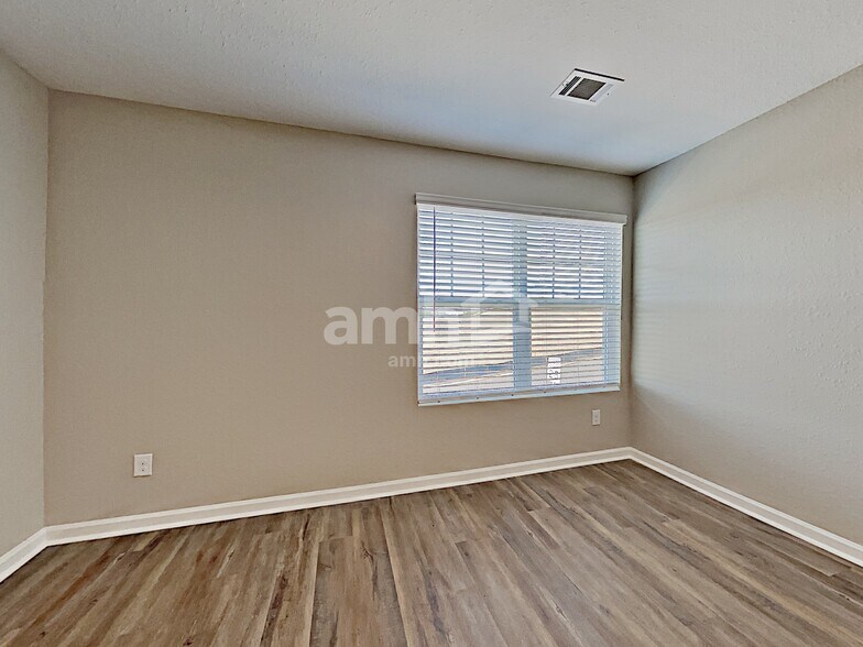 Building Photo - 3355 Ridge HillPkwy