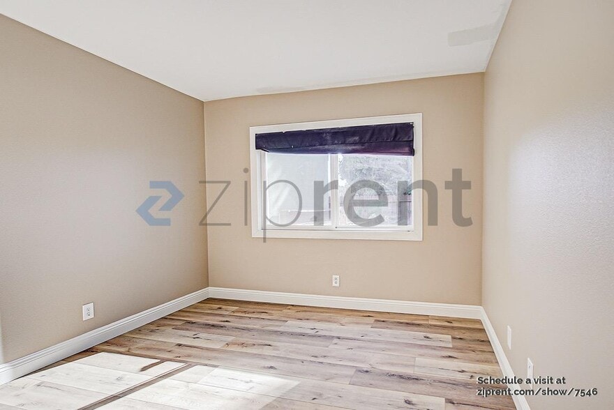 Building Photo - 770 Silver Cloud St