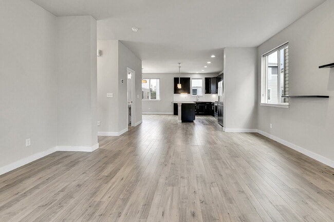 Building Photo - $2,720.95 - 3 Bed, 2.5 Bath Home in Aurora with AC and In Unit Laundry!