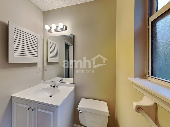 Building Photo - 4491 Cobblefield Cir W