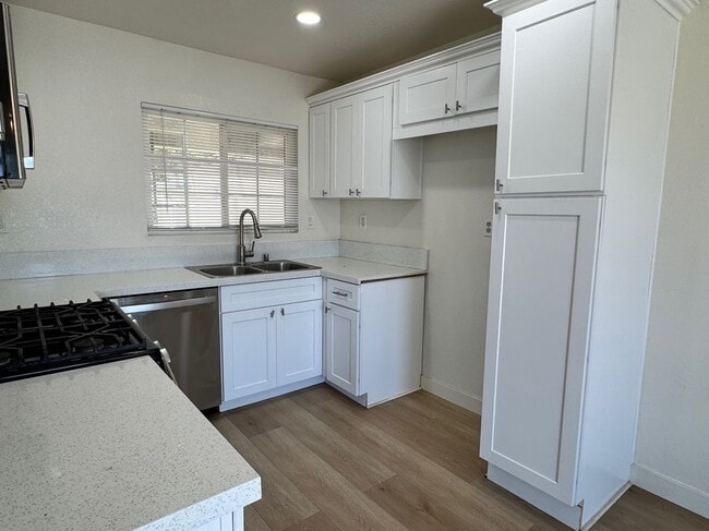 Building Photo - 13216 Pinnacle Ct