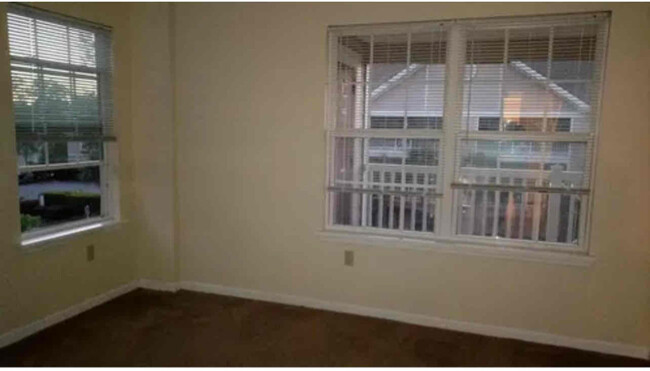 Building Photo - 4924 Bluffton Parkway