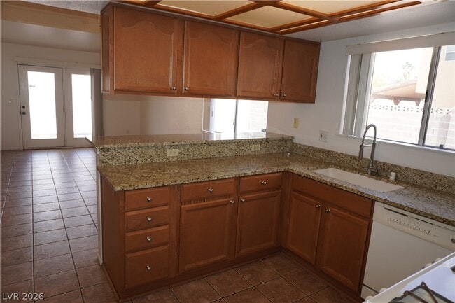 Building Photo - 8328 Del Rey Ave