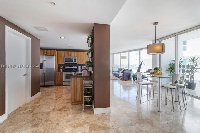 Building Photo - 6305 Indian Creek Dr