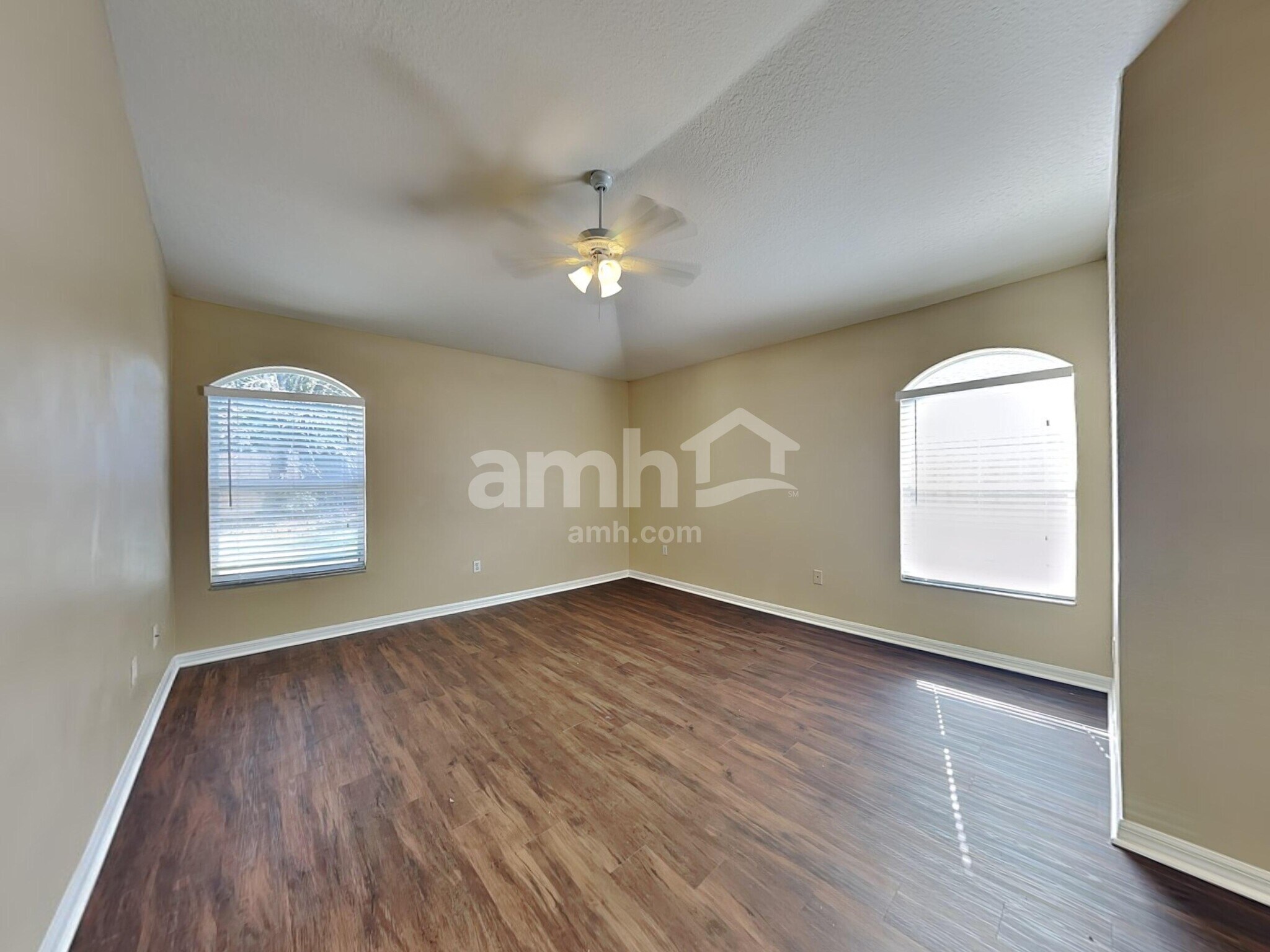 Building Photo - 1309 Lake Shore Ranch Dr