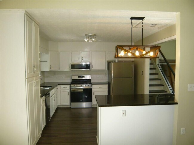 Building Photo - 101 Wills Ln