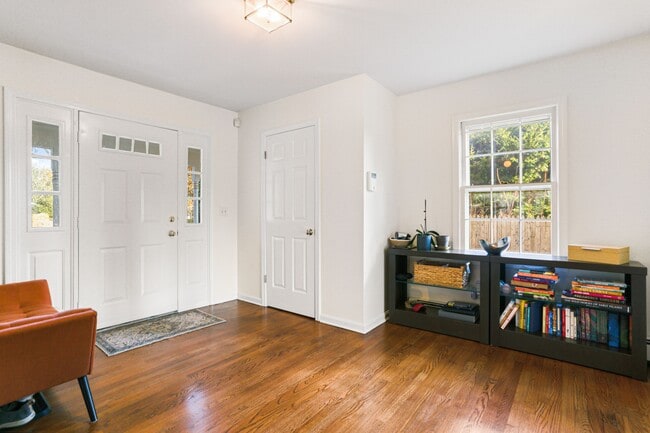 Building Photo - 38A Orchard St